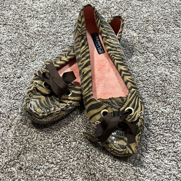 Sperry size 8 brown zebra and sequin moccasin/slippers. - Picture 5 of 5